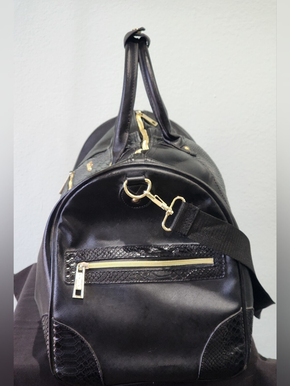 Bebe | Ellisa 22" Weekend Travel Duffel Bag | Black & Gold Faux Snakeskin - Picture 6 of 11